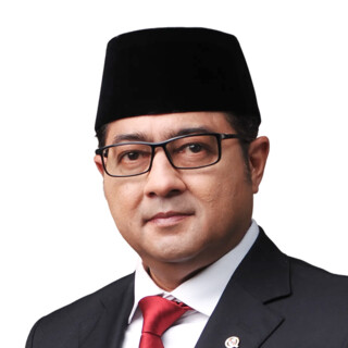 Teuku Riefky Harsya